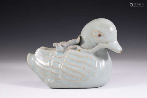 A Ru Kiln Porcelain Duck