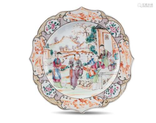 A LOBED CHINESE EXPORT 'MANDARIN' PORCELAIN PLATE China, Qin...