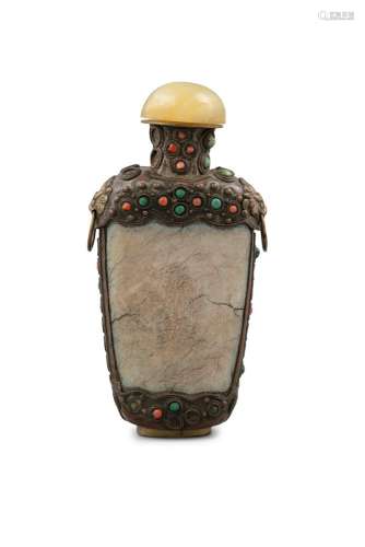 *A LARGE MONGOLIAN SNUFF BOTTLE China, Qing Dynasty, 19th ce...
