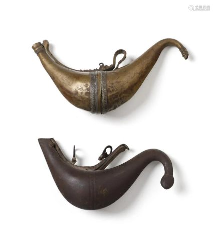 Arte Islamica Two horn shaped metal powder flasks