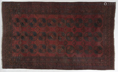 Arte Islamica A very large wool Ersari carpet