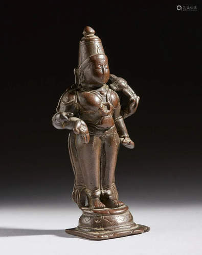 Arte Indiana A four-armed bronze figure of Vishnu