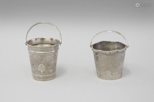 Arte Islamica A pair of small silver buckets Persia,