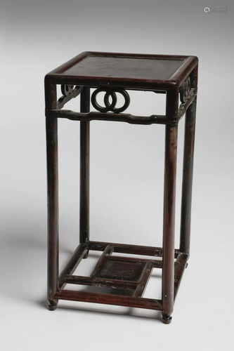 Arte Cinese A small hardwood pedestalChina, Qing