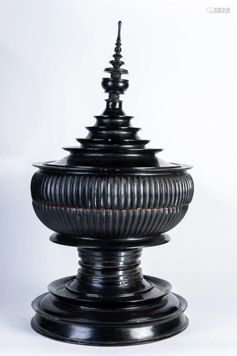 Arte Sud-Est Asiatico A large black lacquer boxBurma,