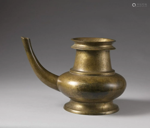 Arte Indiana A bell metal ritual vessel (kindi)