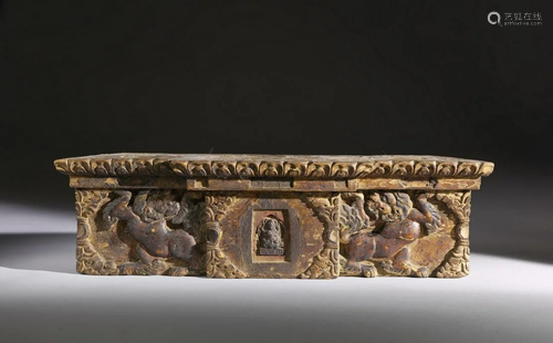 Arte Himalayana A wooden gilt-lacquered altar fragment