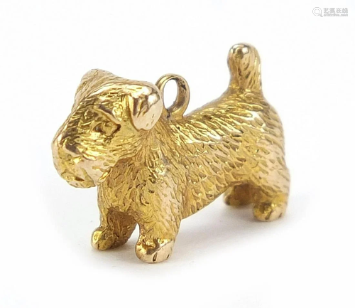 9ct gold Terrier dog charm, 1.5cm in length, 3.0g