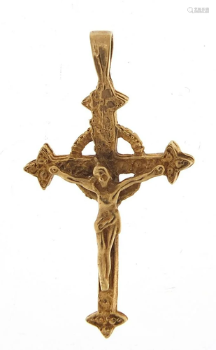 9ct gold crucifix pendant, 3.8cm high, 2.3g