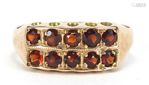 Unmarked gold garnet two row cluster ring, size L, 2.1g