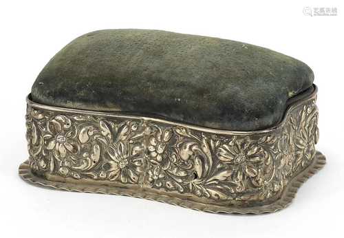 Edward VII, silver jewellery box with hinged pin