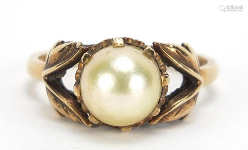 9ct gold pearl ring, size M, 3.5g