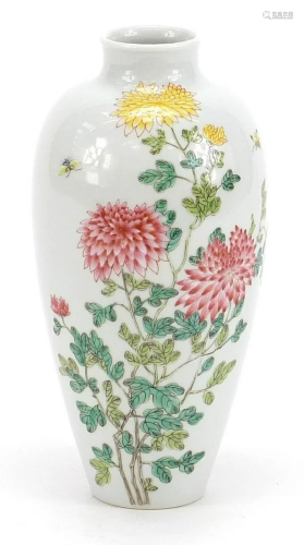 Chinese porcelain vase finely hand painted in the