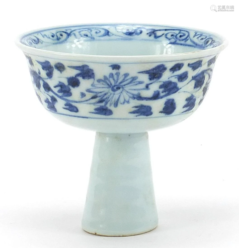 Chinese blue and white porcelain stem bowl hand painted