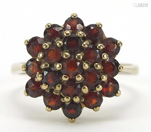 9ct gold garnet three tier cluster ring, size M, 3.6g