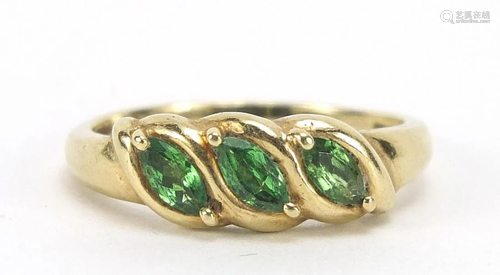 9ct gold green stone ring, size M, 2.2g