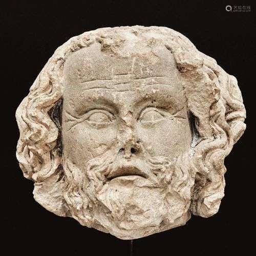 Tête d'homme barbu en pierre calcaire sculptée en …