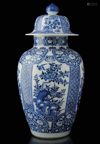 A porcelain potiche, China, Qing Dynasty