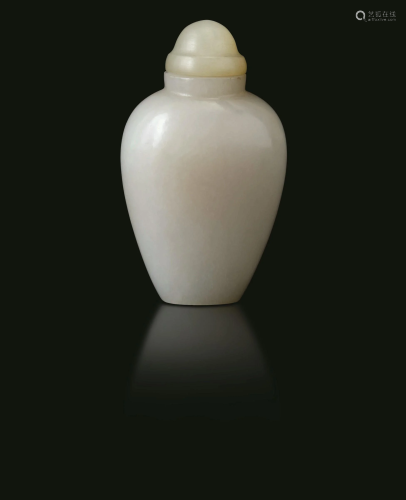 A white jade snuff bottle, China, Qing Dynasty