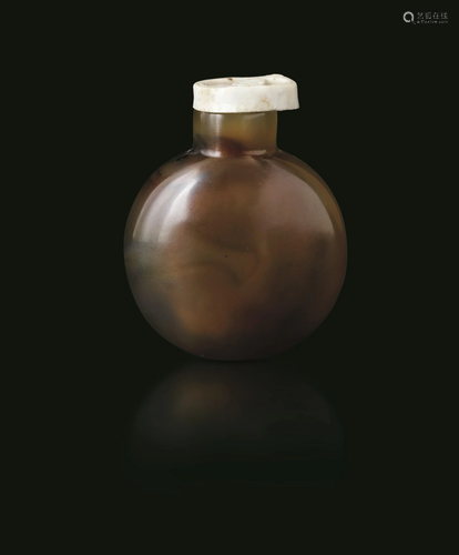 An agate snuff bottle, China, Qing Dynasty