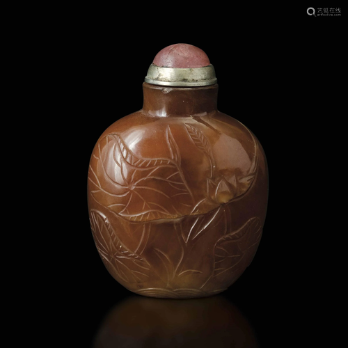 An agate snuff bottle, China, Qing Dynasty, 1800s