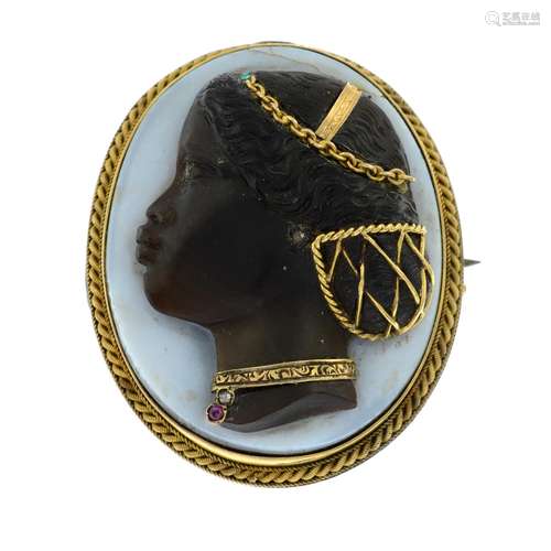 A late 19th century gold agate cameo brooch,