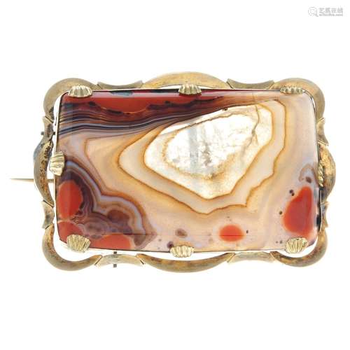 A late 19th century agate brooch.Length 5.7cms.