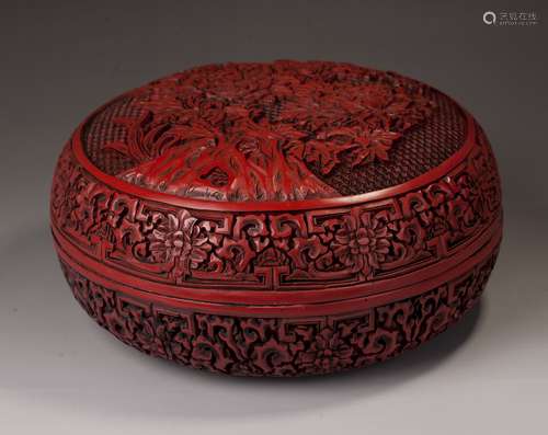 Large lacquer box