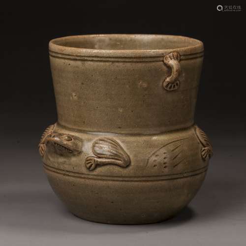 Jinyue ware celadon frog-shaped water bowl