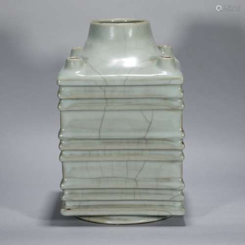 Ge ware Five-hole Vase, Yongzheng period, Qing Dynasty
