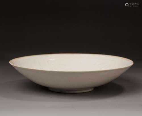 Ding ware white glaze plate with six tendons and flower patt...