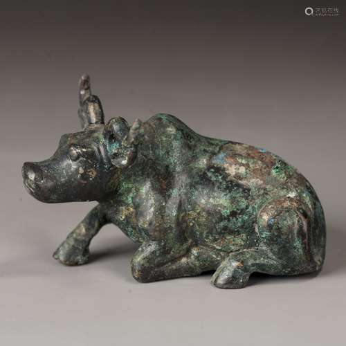 Bronze lying cow