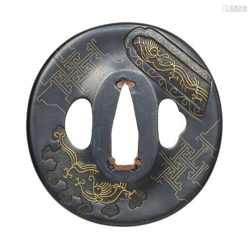 Tsuba. Shibuichi. Période Edo, 19e siècle. Ovale. Pièce d'en...