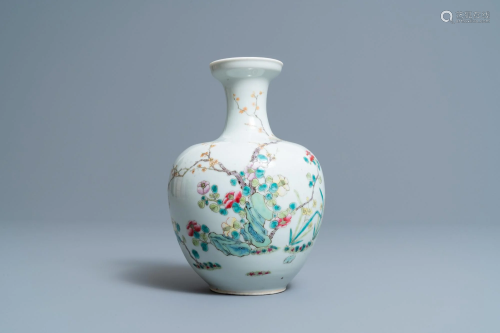 A Chinese famille rose vase with floral design, 19/20th
