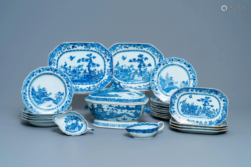 A composite 25-piece Chinese blue and white service,