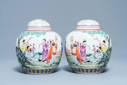 A pair of Chinese famille rose covered jars, Qianlong