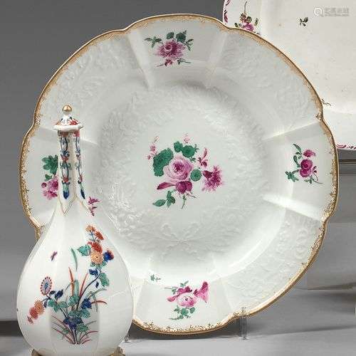 Assiette en porcelaine de Meissen du XVIIIe siècleMarques en...