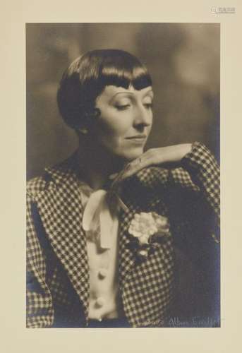 Laure Albin GUILLOT (1879-1962) L'écrivaine Marcelle Maurett...