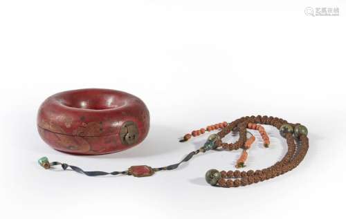 CHINE - Vers 1900 Collier de mandarin de 104 perles de bois ...