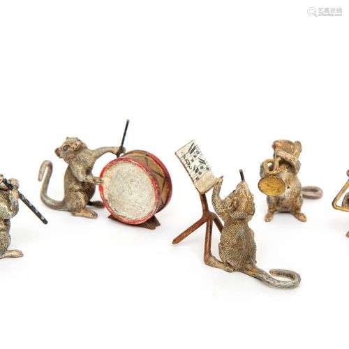 A Vienna bronze miniature five-piece mouse band