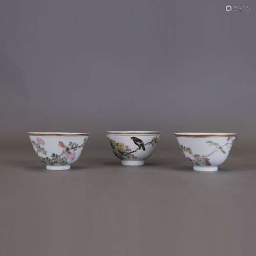 (LOT OF 3) A SET OF THREE QIANJIANG ENAMELLED 'FLOWER AND BI...
