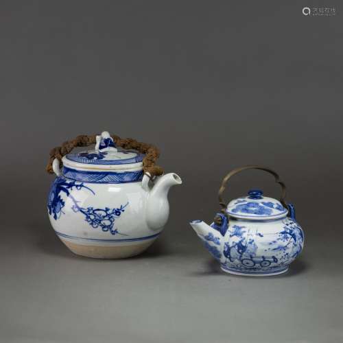 (LOT OF 2) TWO CHINESE BLUE AND WHITE TEAPOTS