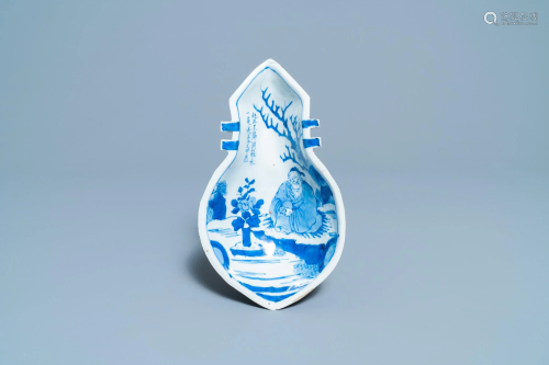 A Chinese lute-shaped blue and white ko-sometsuke bowl