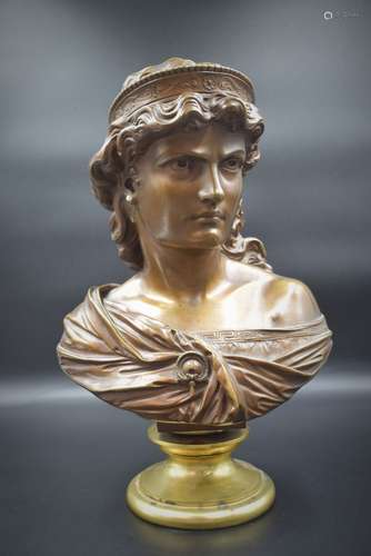 Buste en bronze d'une femme à l'antique au diadème. Signé Ri...