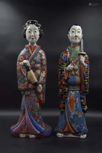 Couple de personnages en porcelaine du Japon, XIX ème siècle...