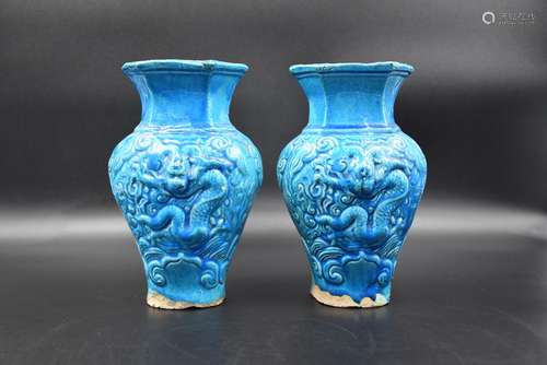 Paire de vases hexagonaux en céramique turquoise. Chine XIX ...