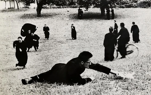 MARIO GIACOMELLI, Io non ho mani che mi accarezzino il