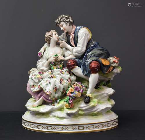 Groupe romantique en porcelaine polychrome vers 1900. (Ludwi...