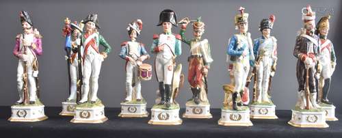 Collection de soldats en porcelaine représentant Napoléon et...