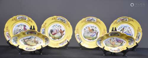 Porcelaine de Sèvres : lot de 4 assiettes et deux ramequins ...